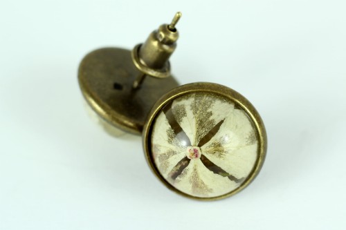 Eleganckie kolczyki z pracowni artystycznej