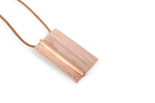 Wisior/zawieszka z ozdobą