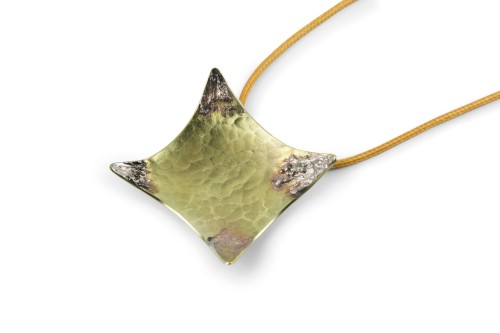 Wisiorek mosiądz z galerii rękodzieła ciekawa forma