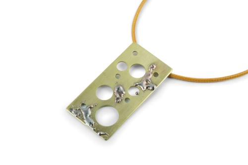 Zawieszka mosiądz o nietuzinkowych zdobieniach