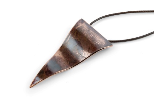 Wisiorek handmade trójkąt z gięciami