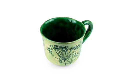 filiżanka ceramiczna z ziołami